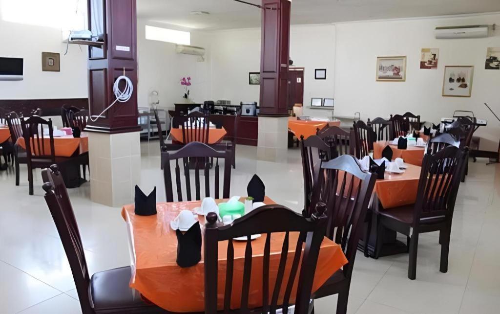 Hotel Dynasty Tarakan Exterior foto