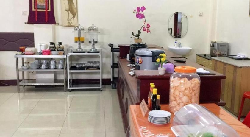 Hotel Dynasty Tarakan Exterior foto